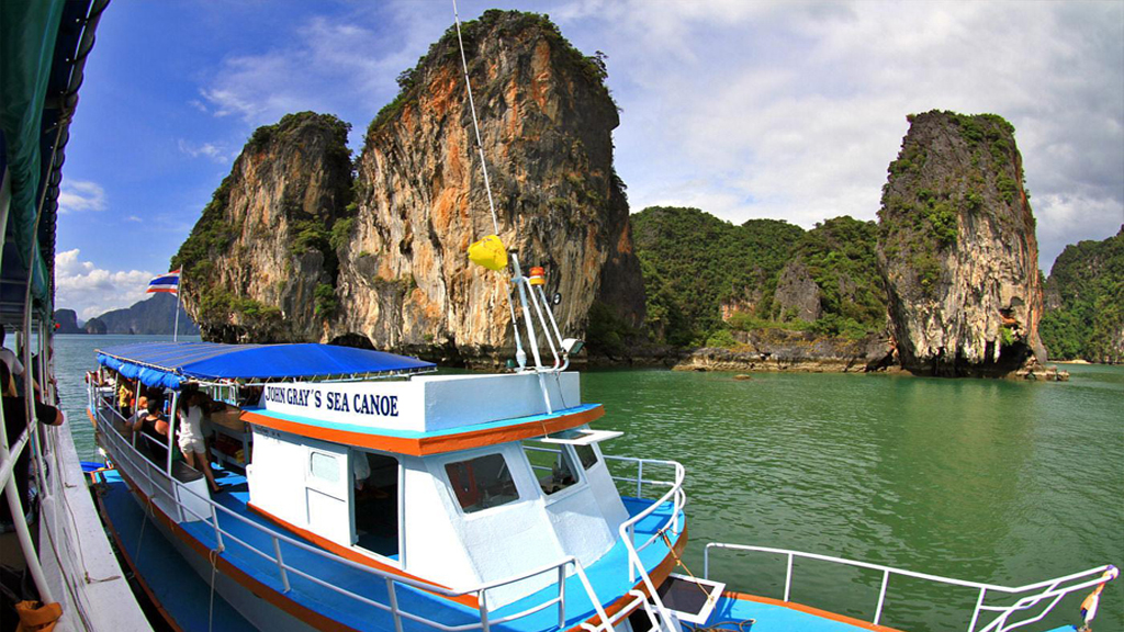 Hong by Starlight John Gray 's Sea Canoe Tour