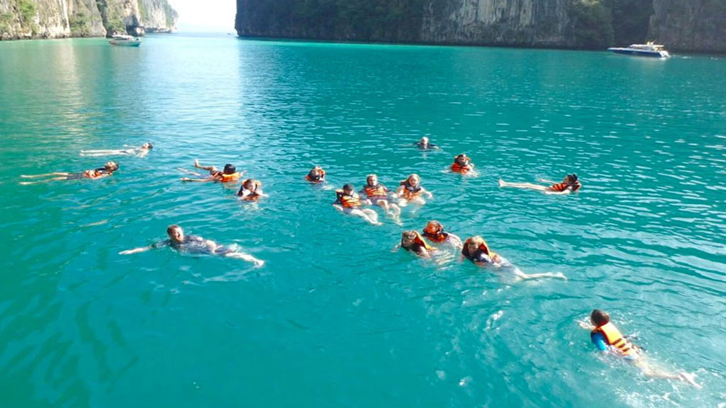 Phi Phi Sunset Premium Tour by Speed Boat